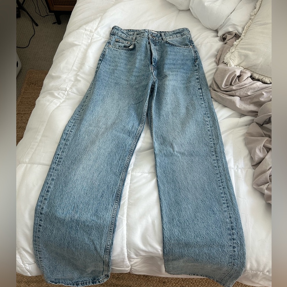 Zara high rise wide leg jeans. Acid to light wash